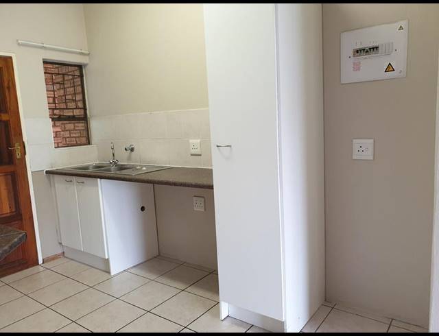 2 BEDROOM APARTMENT FOR SALE IN ALLEN'S NEK